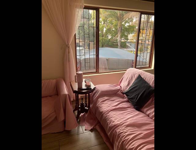 2 bed property to rent in LINDEN
